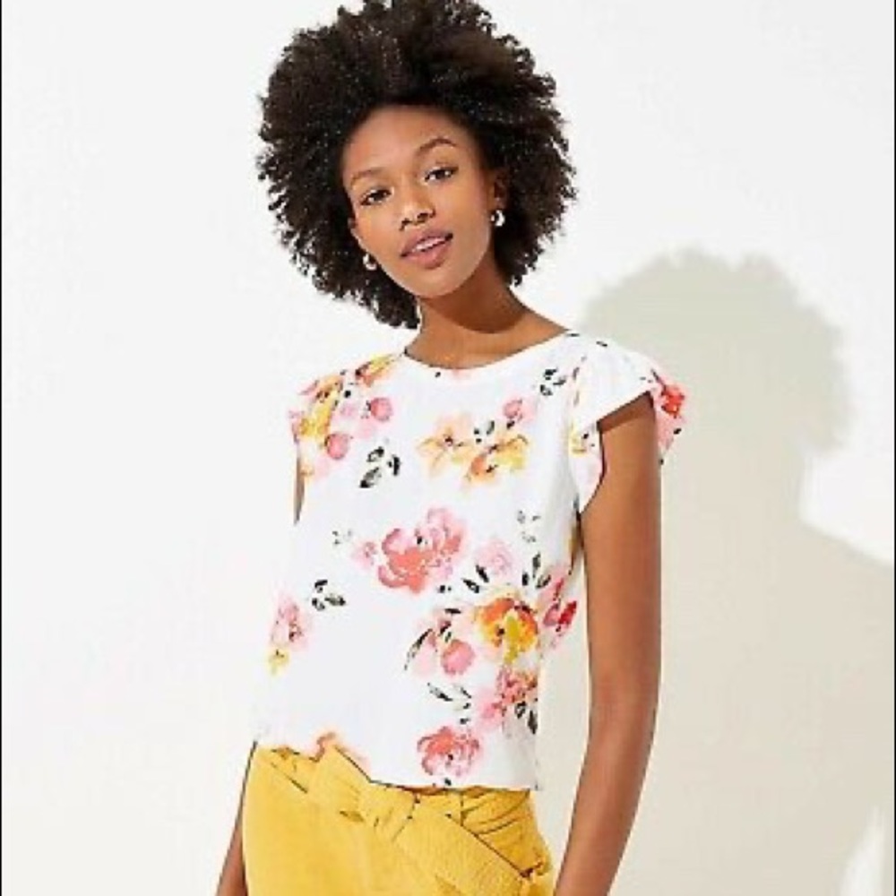 Ruffle sleeve blossom blouse 🌸